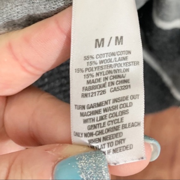 Aeropostale Gray /White Stripe Pull over Sweater M - Picture 5 of 7